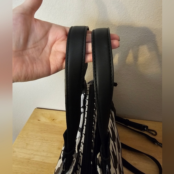 Vera Wang Houndstooth Handbag - Picture 5 of 7